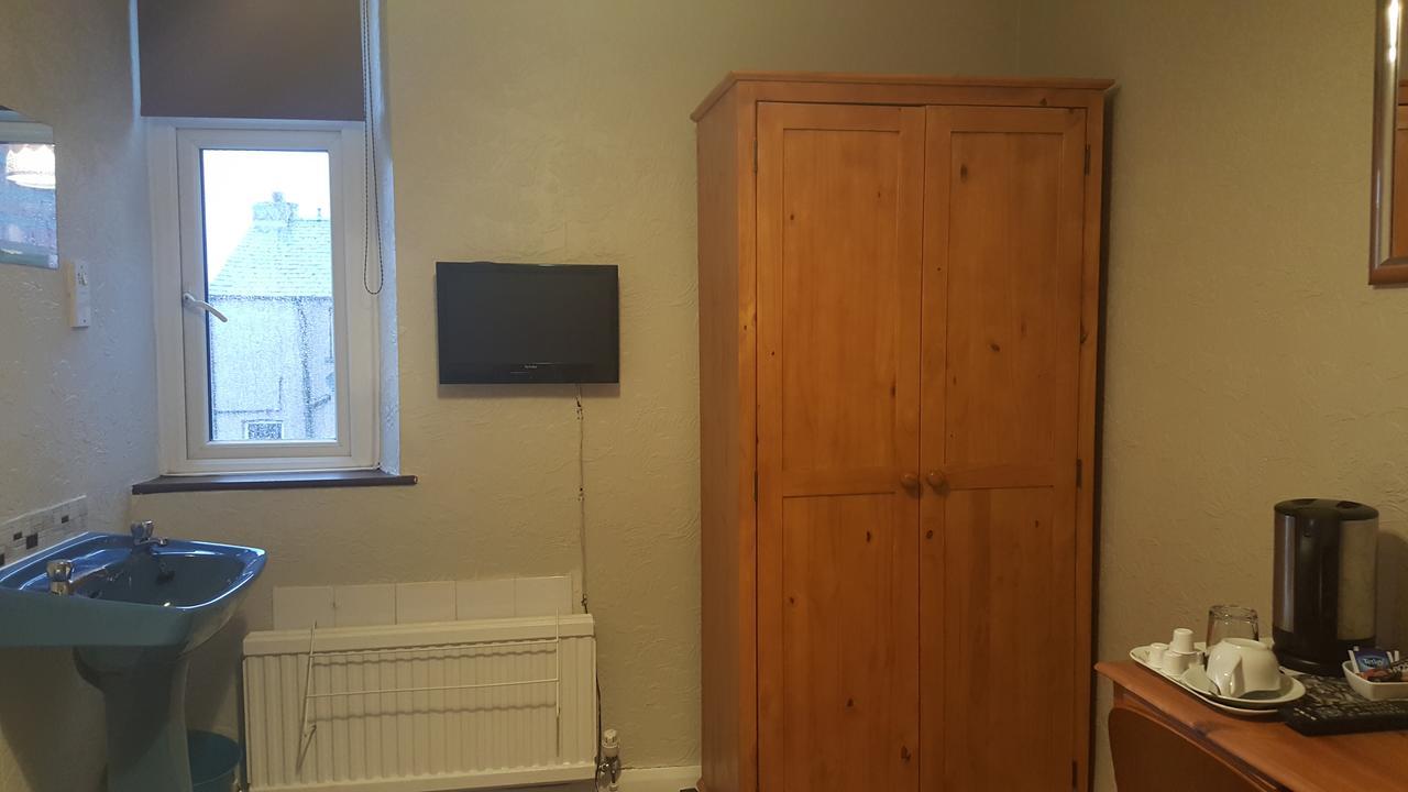 Maindee Guest House Barrow-in-Furness Eksteriør billede